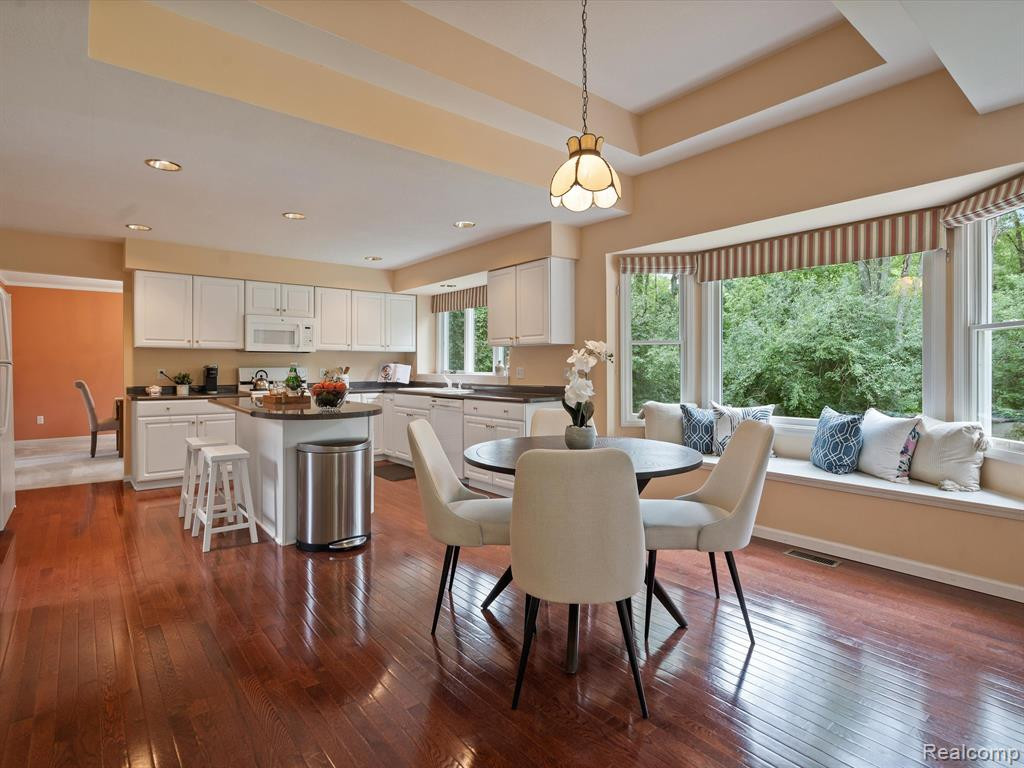5401 LOHR LAKE Drive, Ann Arbor, MI 48108 — Photo 26