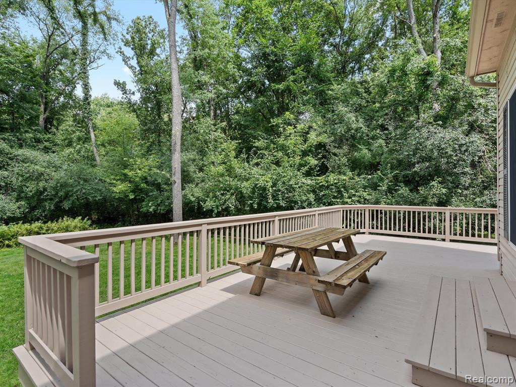 5401 LOHR LAKE Drive, Ann Arbor, MI 48108 — Photo 39