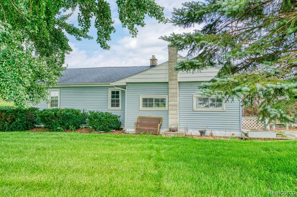 8015 EAST Road, Saginaw, MI 48601 — Photo 3