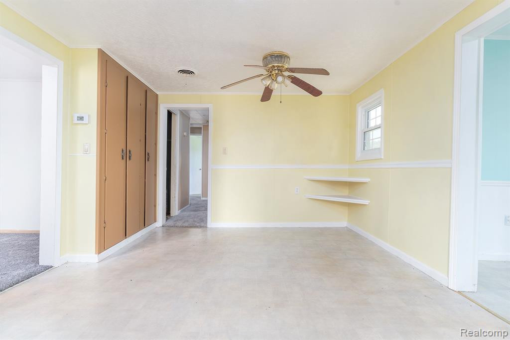 8015 EAST Road, Saginaw, MI 48601 — Photo 11
