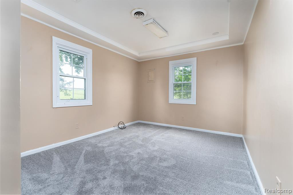 8015 EAST Road, Saginaw, MI 48601 — Photo 16