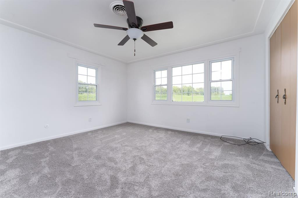 8015 EAST Road, Saginaw, MI 48601 — Photo 17