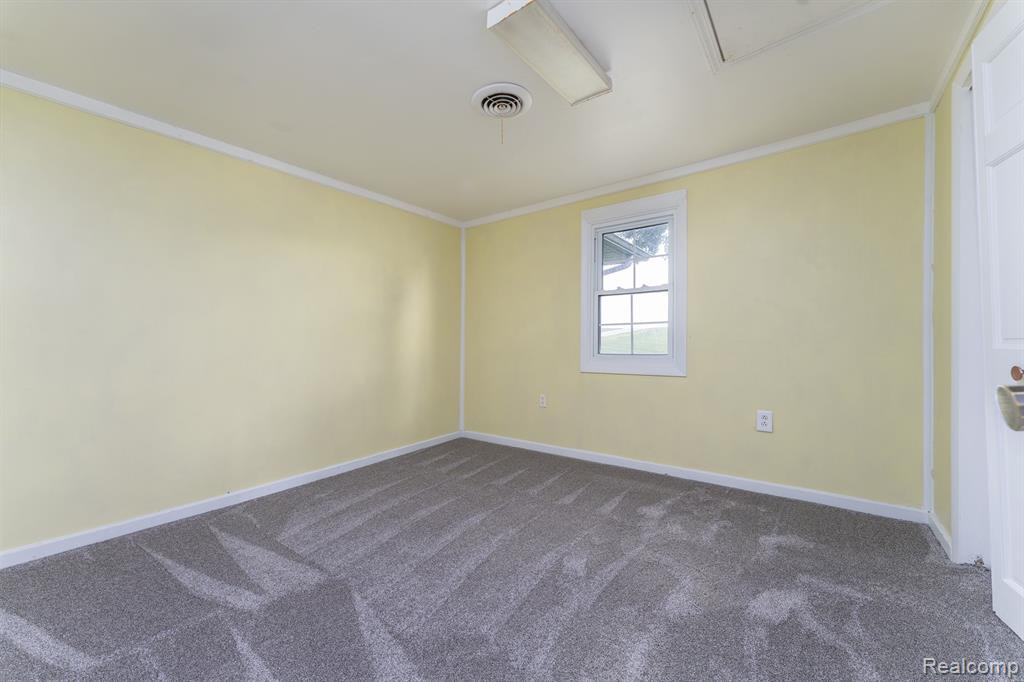 8015 EAST Road, Saginaw, MI 48601 — Photo 18