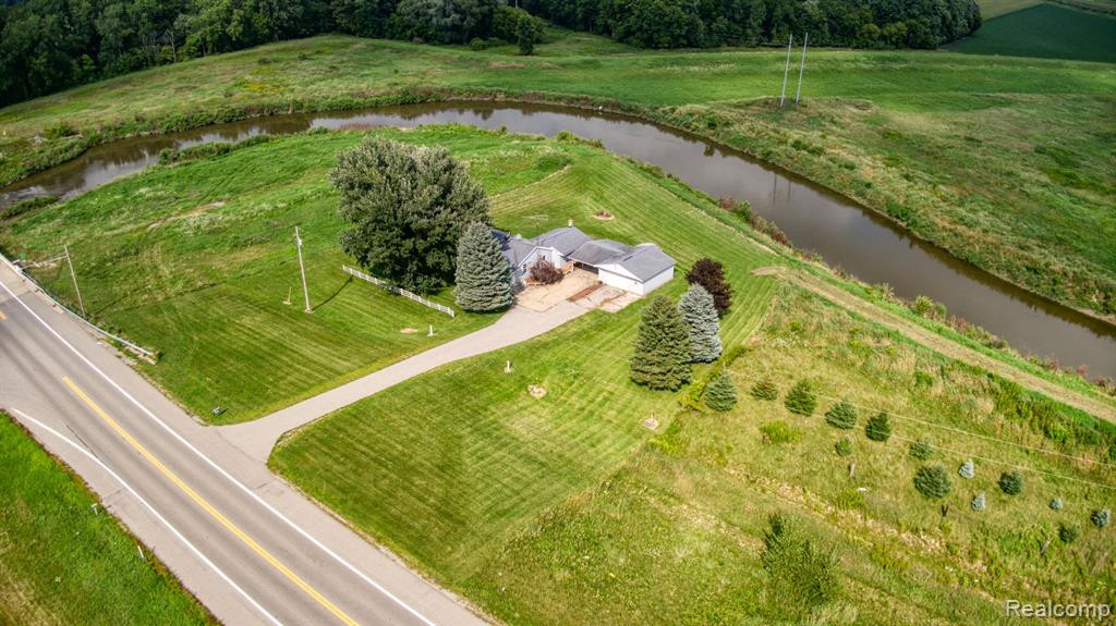 8015 EAST Road, Saginaw, MI 48601 — Photo 33