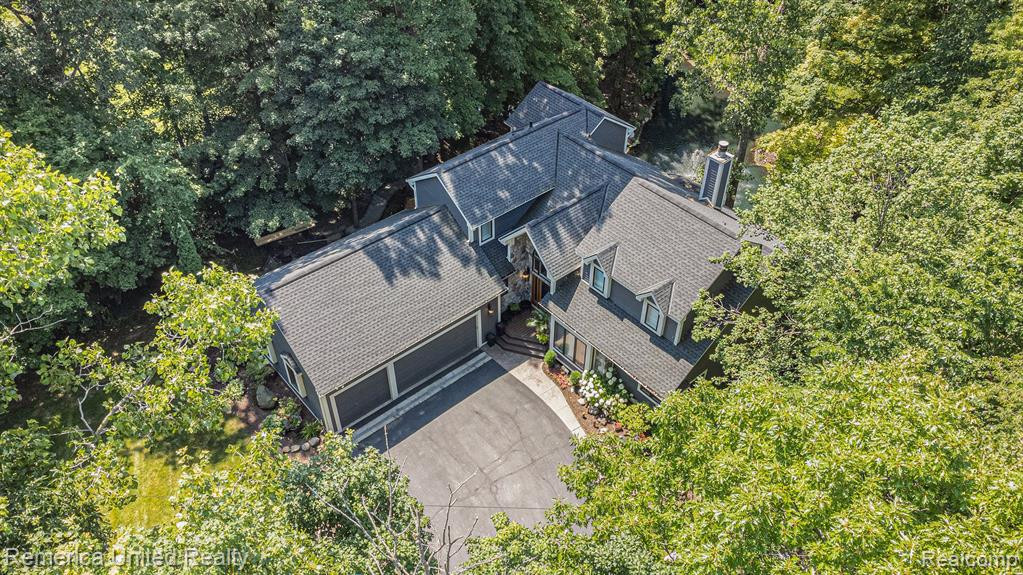 44555 CHEDWORTH Court, Northville, MI 48167 — Photo 2