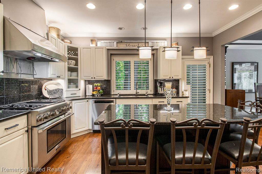 44555 CHEDWORTH Court, Northville, MI 48167 — Photo 15