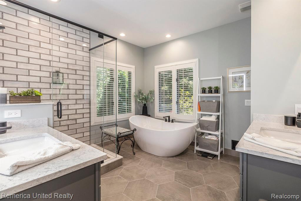 44555 CHEDWORTH Court, Northville, MI 48167 — Photo 22