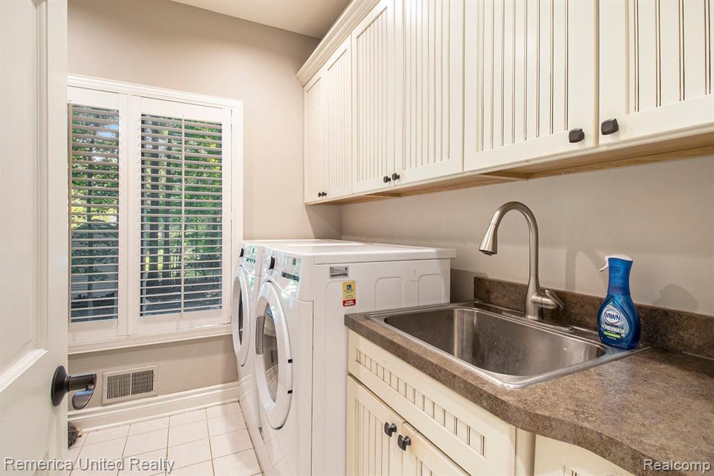 44555 CHEDWORTH Court, Northville, MI 48167 — Photo 26