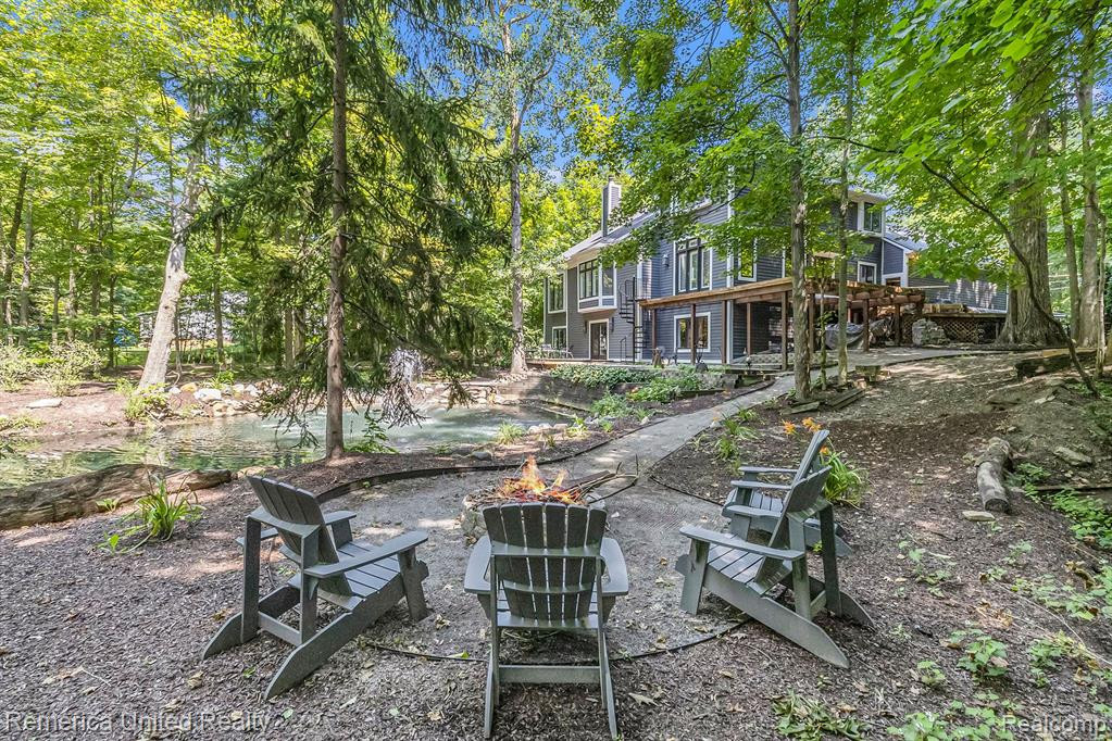 44555 CHEDWORTH Court, Northville, MI 48167 — Photo 46