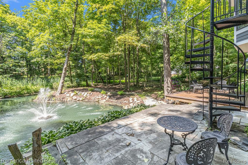 44555 CHEDWORTH Court, Northville, MI 48167 — Photo 47