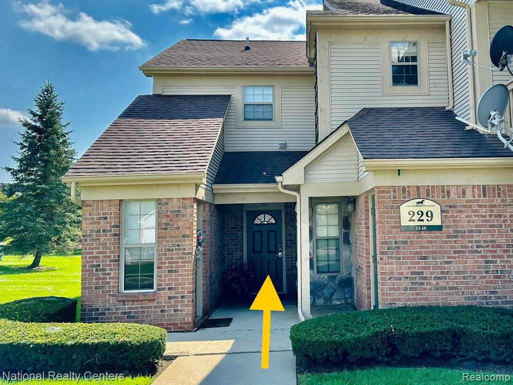 229 BROOKWOOD Drive, 16, South Lyon, MI 48178 — front exterior