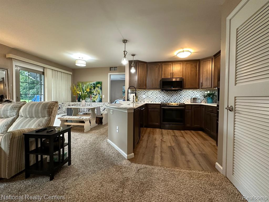 229 BROOKWOOD Drive, 16, South Lyon, MI 48178 — Photo 21
