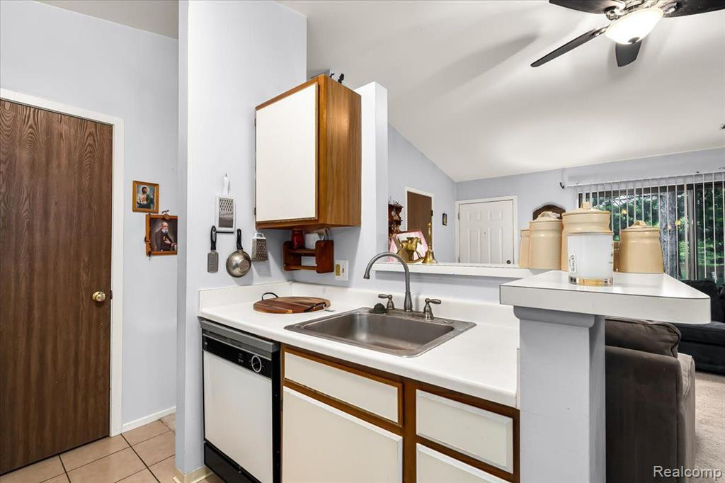 306 Spring Brooke Drive, Brighton, MI 48116 — Photo 10