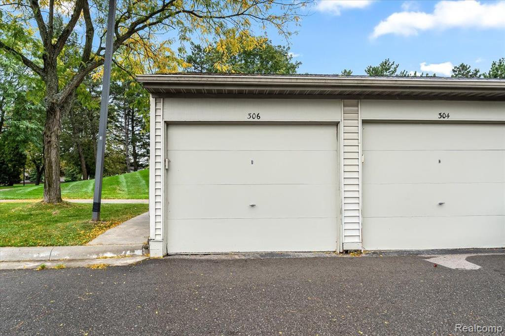 306 Spring Brooke Drive, Brighton, MI 48116 — Photo 21