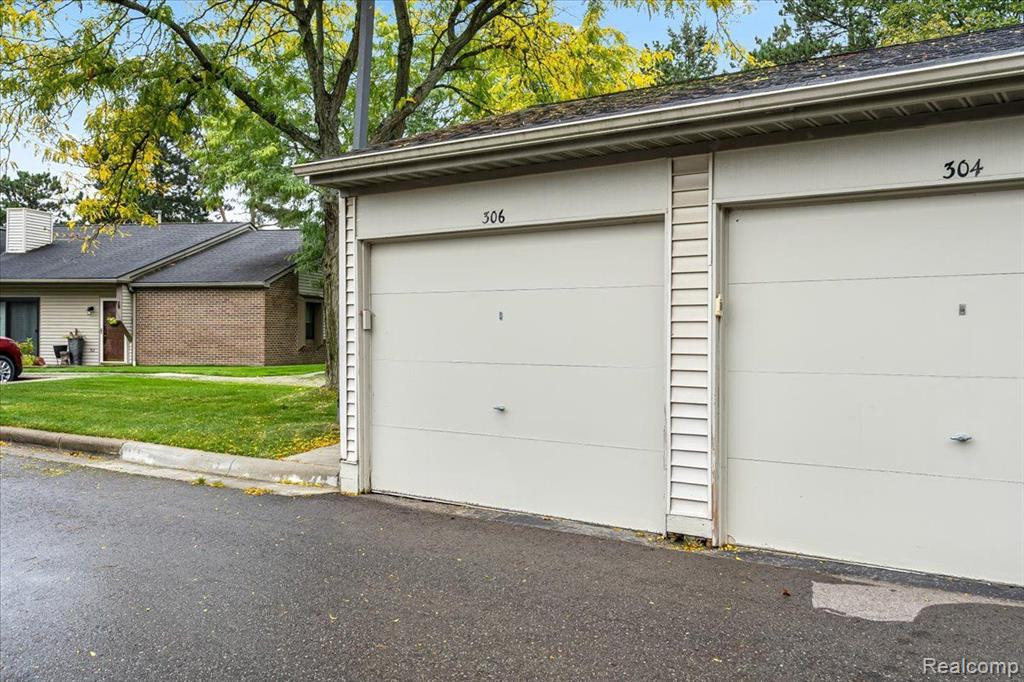 306 Spring Brooke Drive, Brighton, MI 48116 — Photo 22
