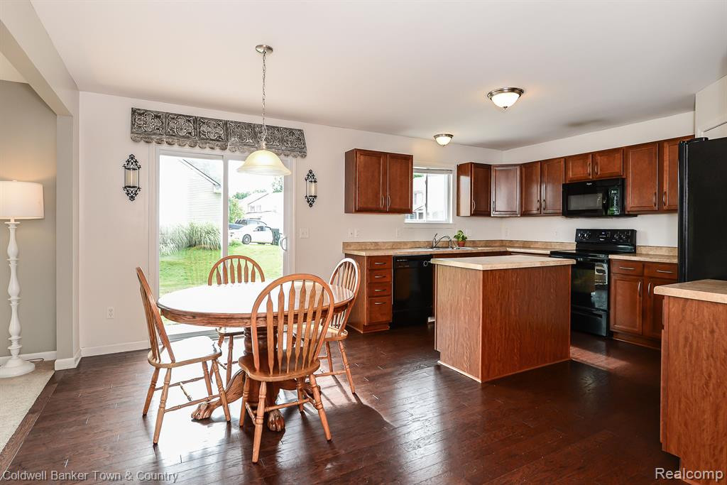 1221 SECRETARIAT Way, Howell, MI 48843 — Photo 11