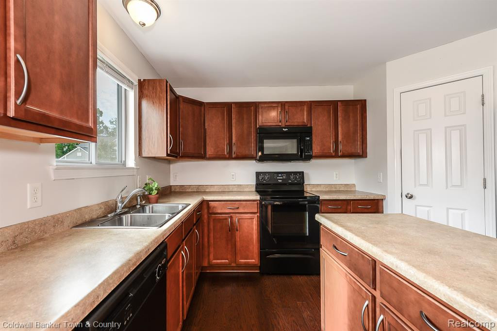 1221 SECRETARIAT Way, Howell, MI 48843 — Photo 14