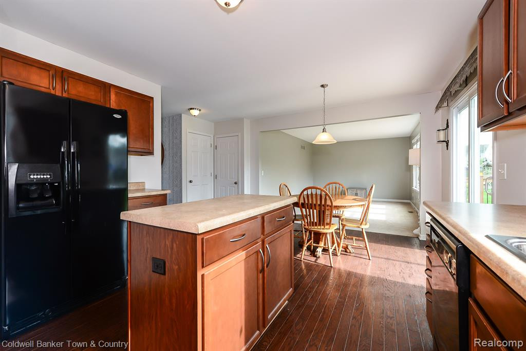 1221 SECRETARIAT Way, Howell, MI 48843 — Photo 15