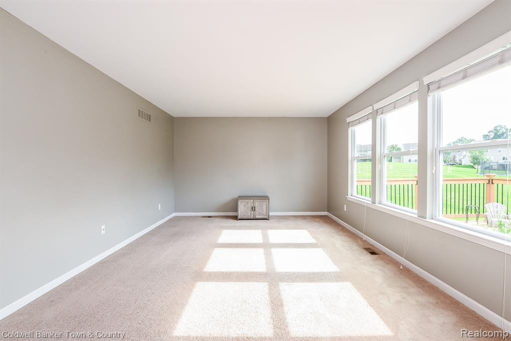 1221 SECRETARIAT Way, Howell, MI 48843 — Photo 17