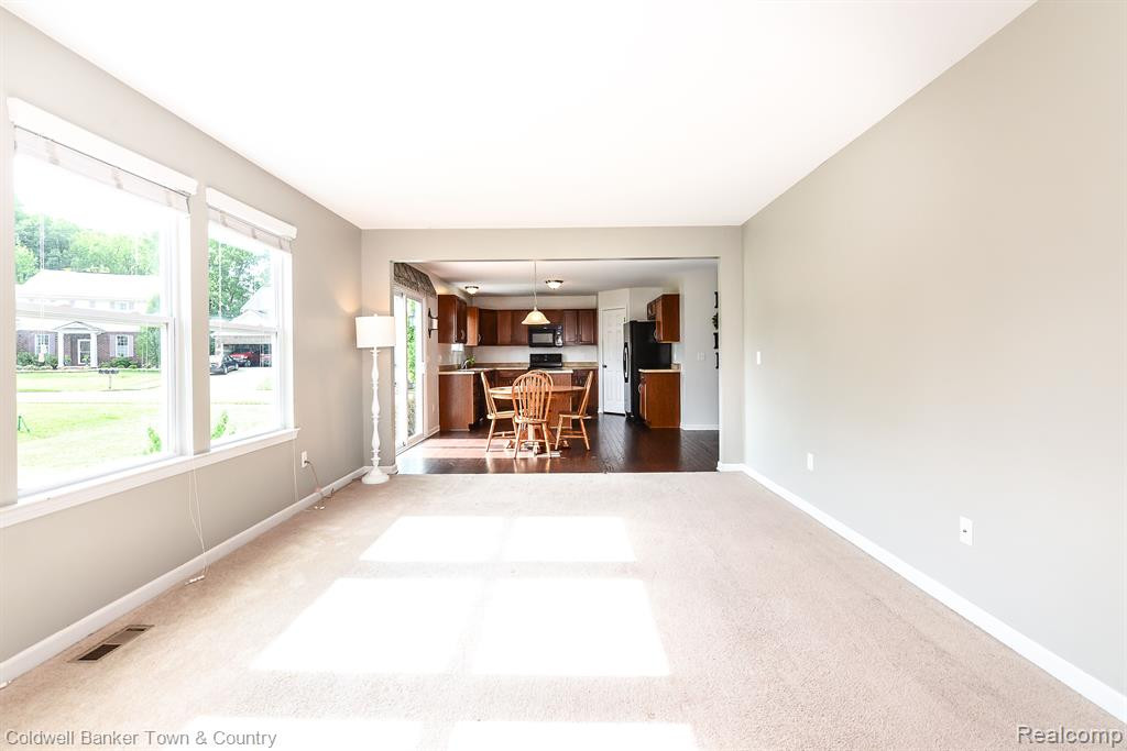 1221 SECRETARIAT Way, Howell, MI 48843 — Photo 19
