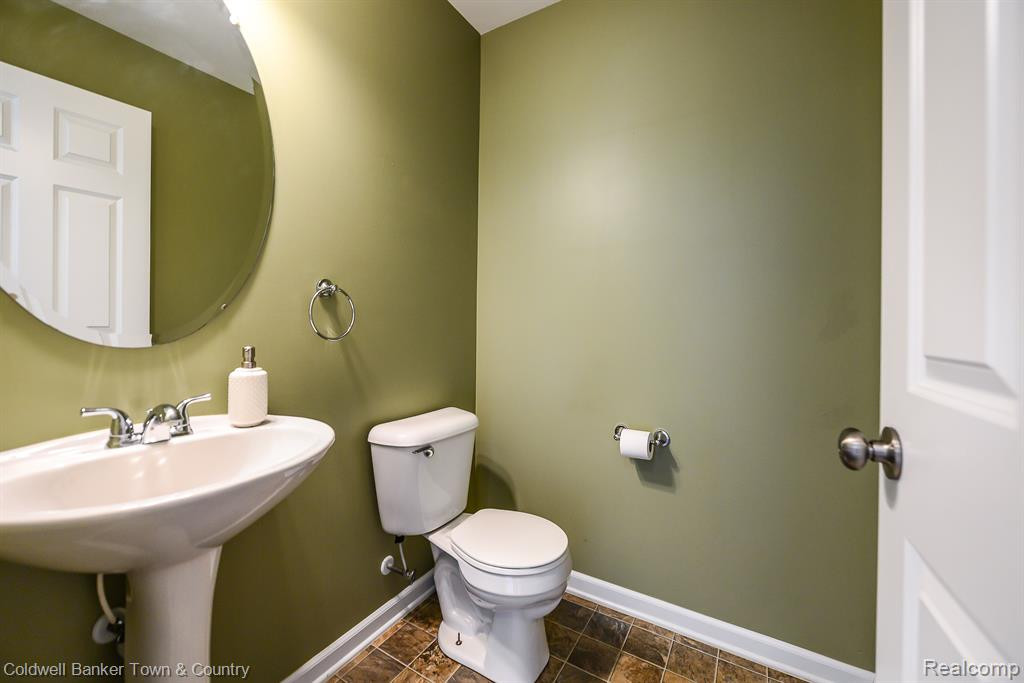 1221 SECRETARIAT Way, Howell, MI 48843 — Photo 20