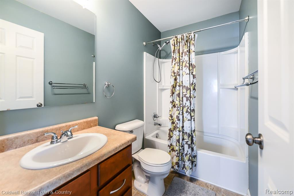 1221 SECRETARIAT Way, Howell, MI 48843 — Photo 29