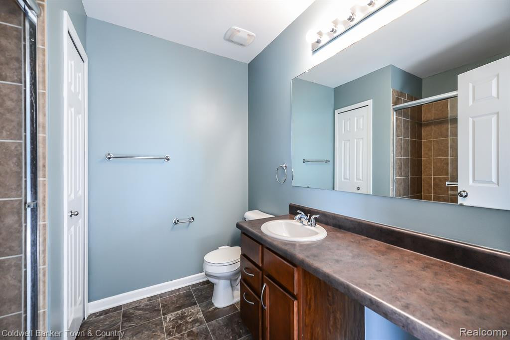1221 SECRETARIAT Way, Howell, MI 48843 — Photo 34