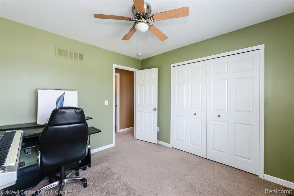 1221 SECRETARIAT Way, Howell, MI 48843 — Photo 37