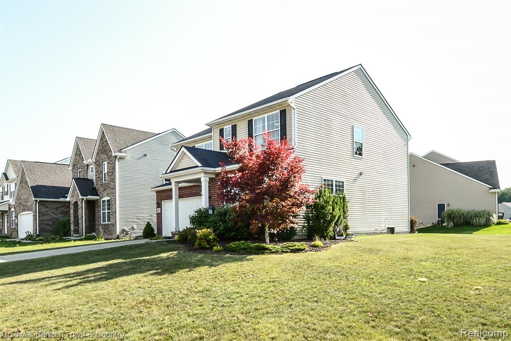 1221 SECRETARIAT Way, Howell, MI 48843 — Photo 42