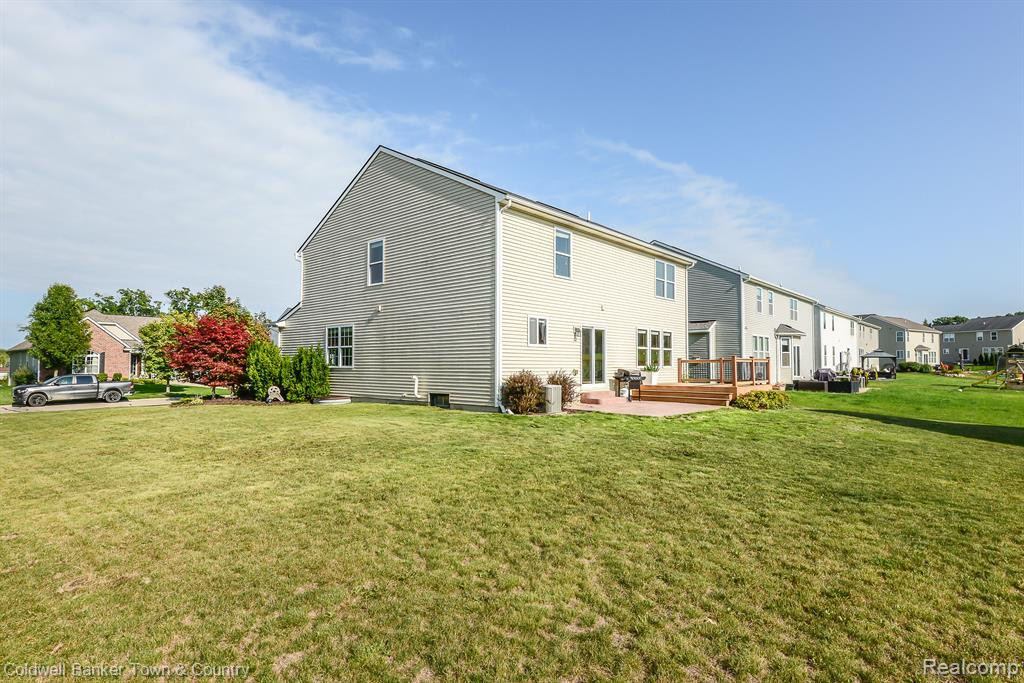 1221 SECRETARIAT Way, Howell, MI 48843 — Photo 43