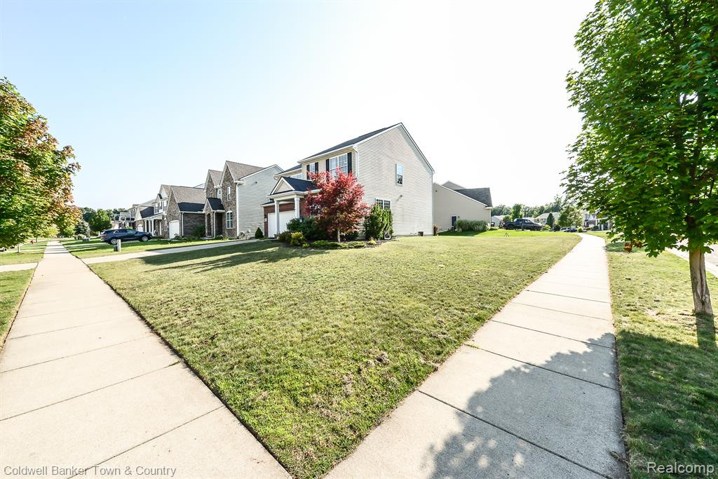 1221 SECRETARIAT Way, Howell, MI 48843 — Photo 44