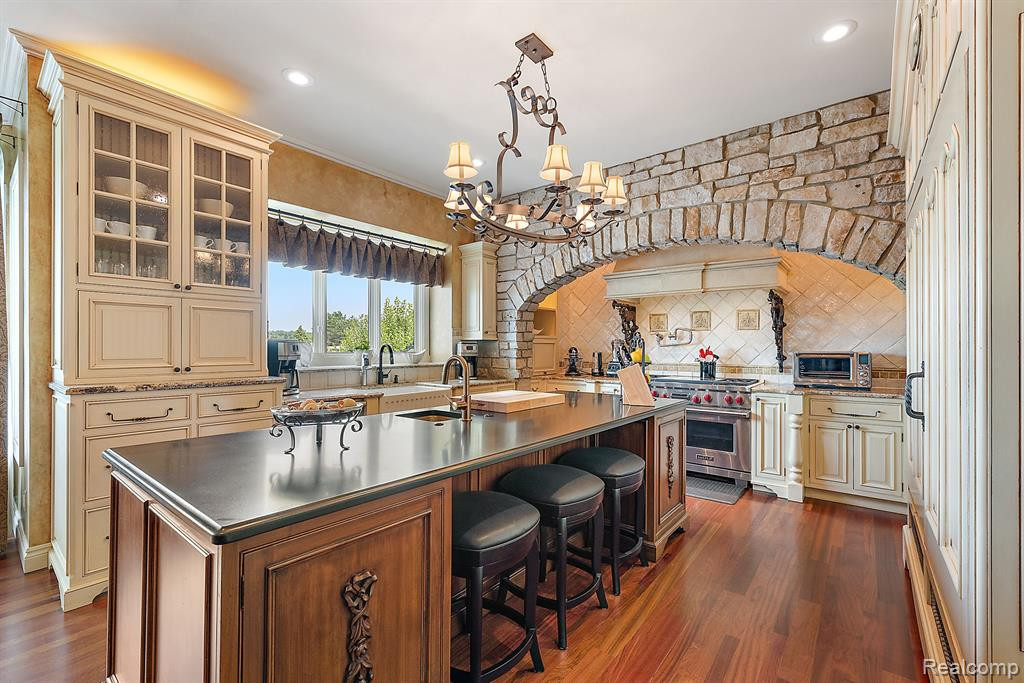 48030 MANORWOOD Drive, Northville, MI 48168 — Photo 18