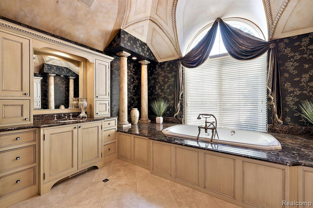 48030 MANORWOOD Drive, Northville, MI 48168 — Photo 35