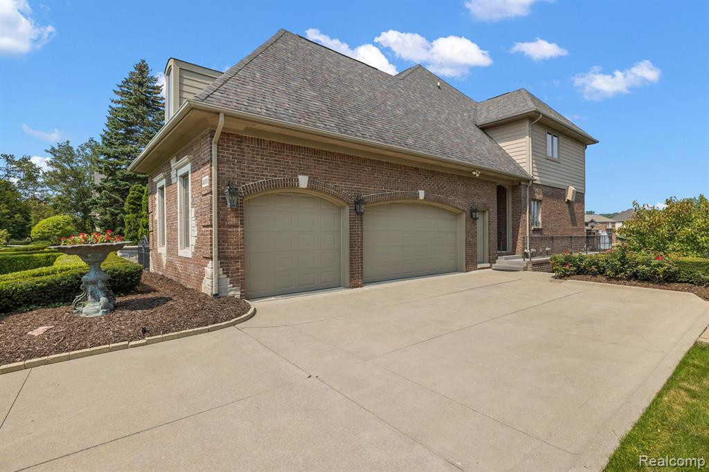 48030 MANORWOOD Drive, Northville, MI 48168 — Photo 66