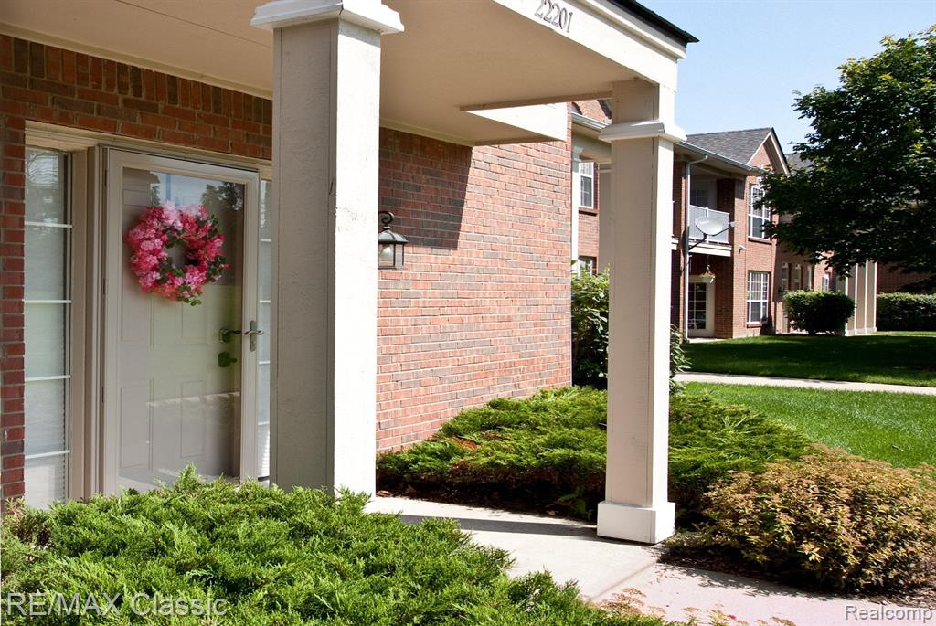 22201 Chesapeake Circle, 258, Walled Lake, MI 48390 — Photo 2