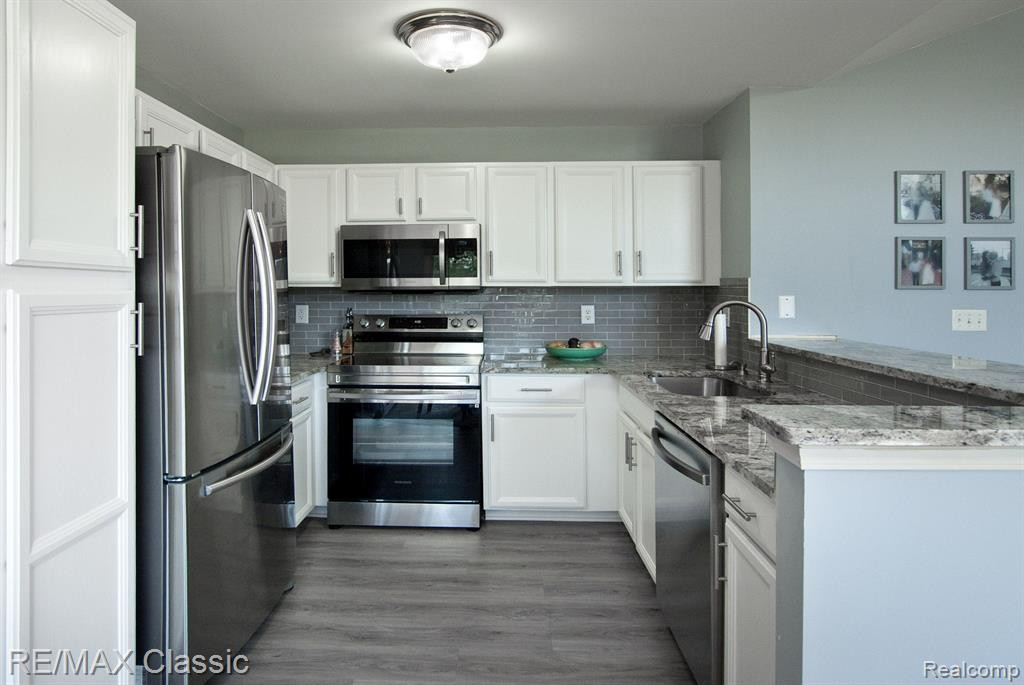 22201 Chesapeake Circle, 258, Walled Lake, MI 48390 — Photo 12
