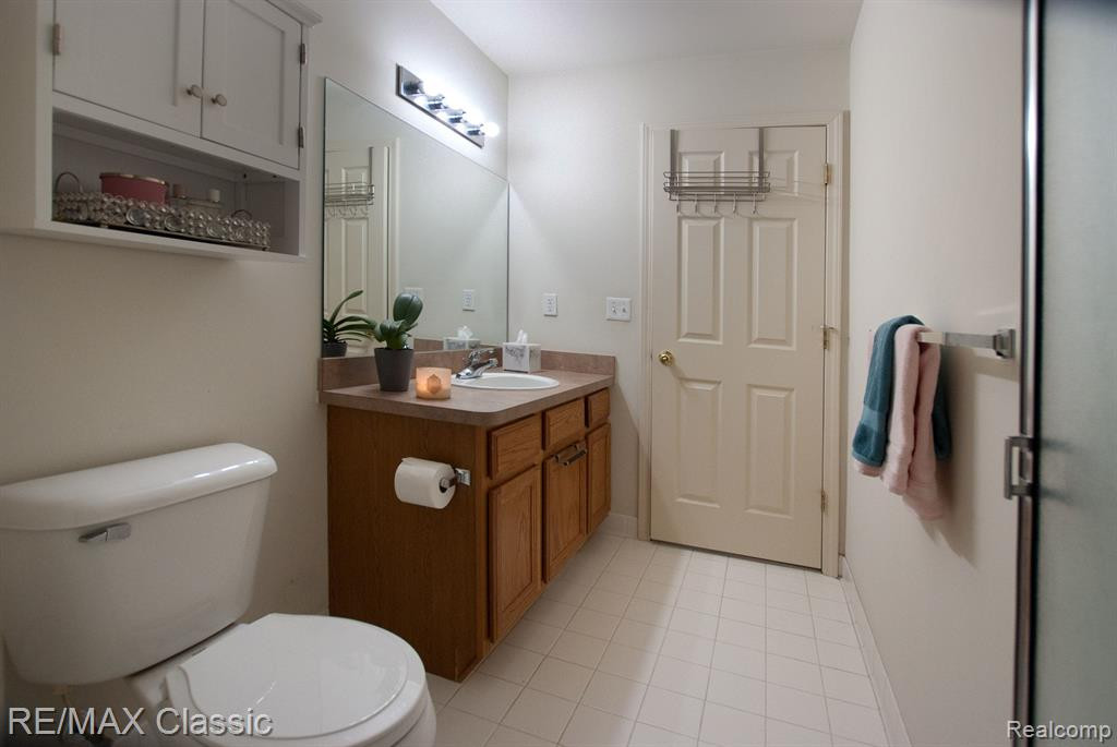 22201 Chesapeake Circle, 258, Walled Lake, MI 48390 — Photo 17