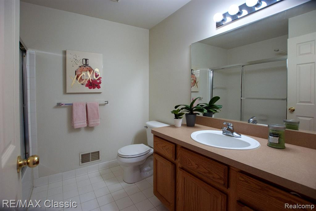 22201 Chesapeake Circle, 258, Walled Lake, MI 48390 — Photo 21