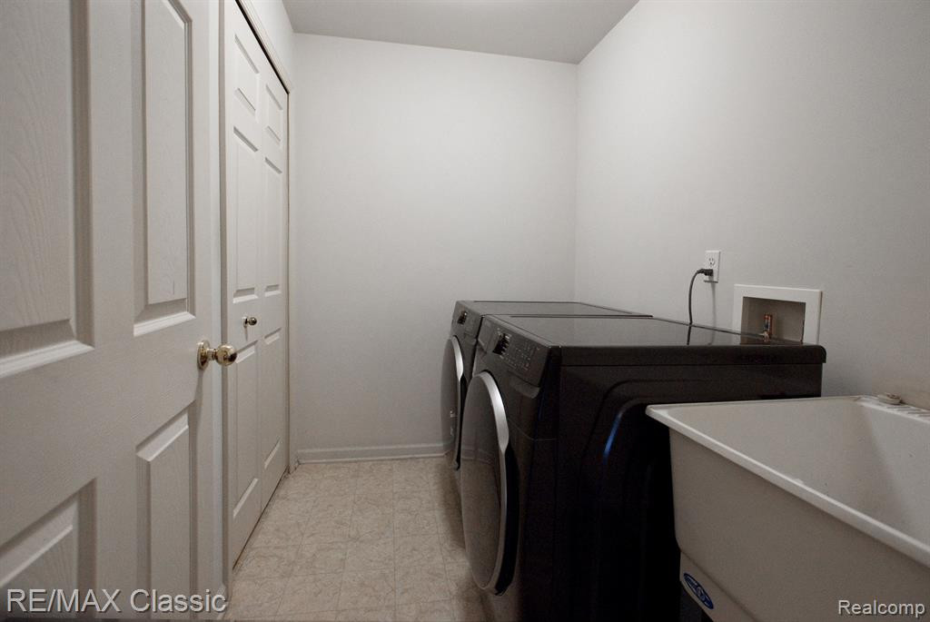22201 Chesapeake Circle, 258, Walled Lake, MI 48390 — Photo 23