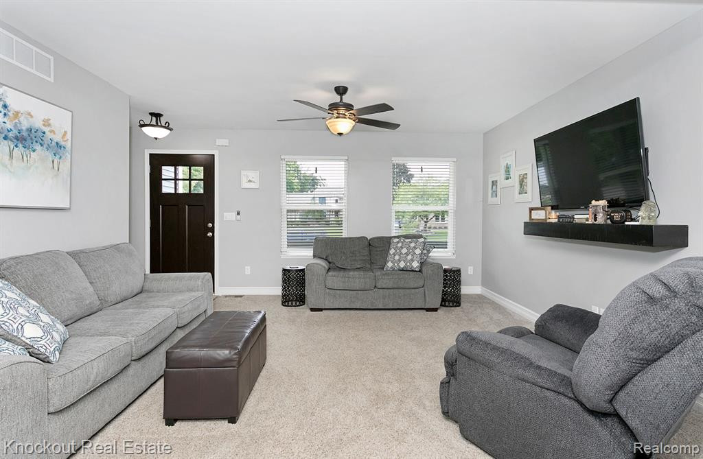 2250 Briar Ridge, Wolverine Lake, MI 48390 — Photo 3