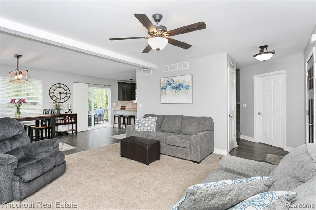 2250 Briar Ridge, Wolverine Lake, MI 48390 — Photo 5
