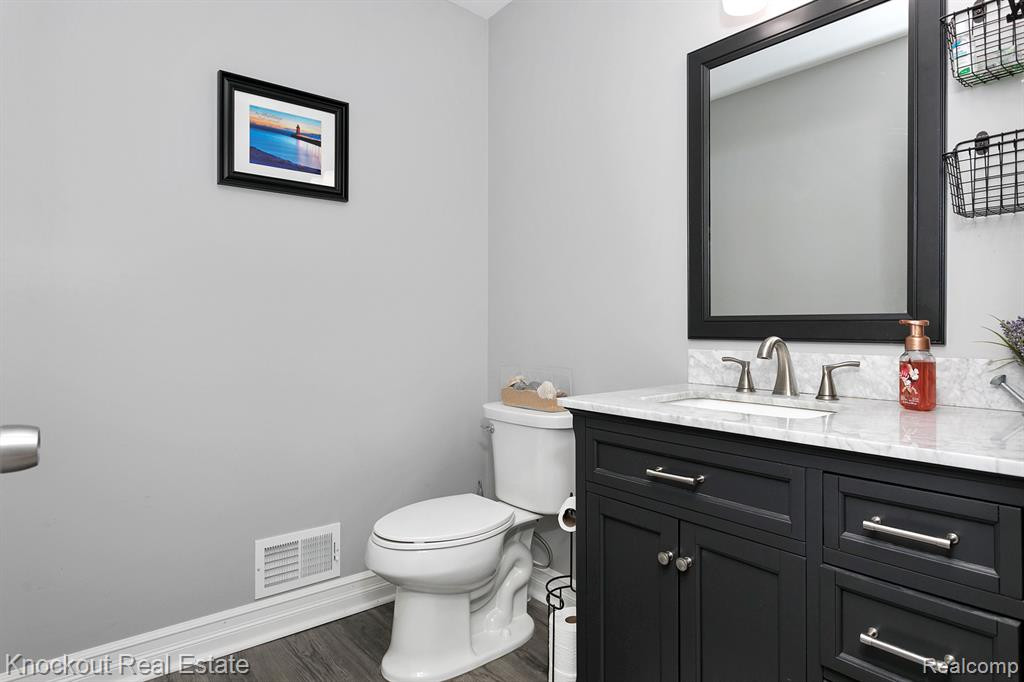 2250 Briar Ridge, Wolverine Lake, MI 48390 — Photo 15