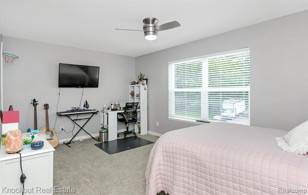 2250 Briar Ridge, Wolverine Lake, MI 48390 — Photo 24