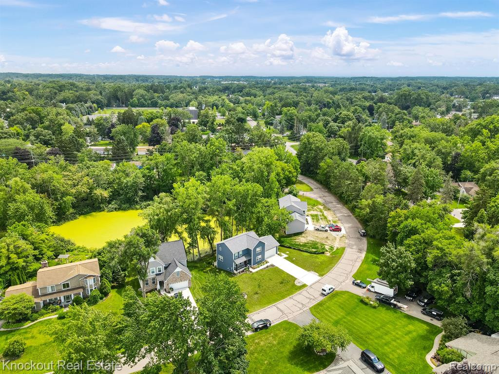 2250 Briar Ridge, Wolverine Lake, MI 48390 — Photo 36