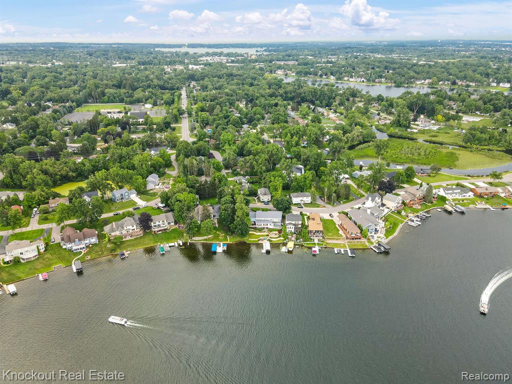 2250 Briar Ridge, Wolverine Lake, MI 48390 — Photo 39