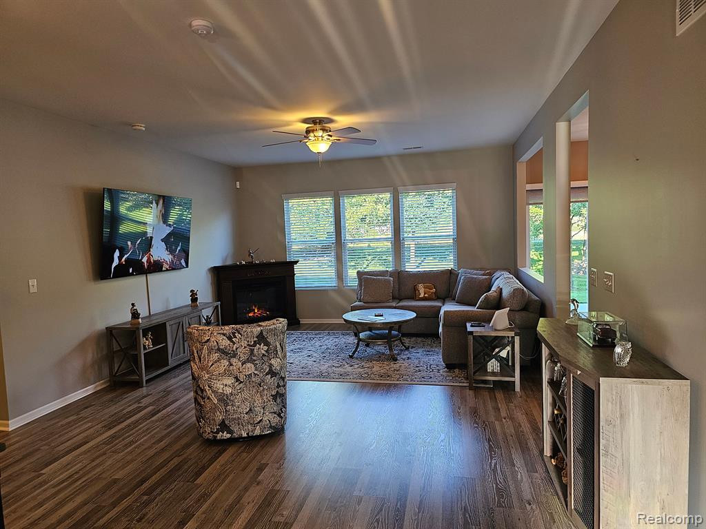 24510 SAND LAKE Lane, Flat Rock, MI 48134 — Photo 3