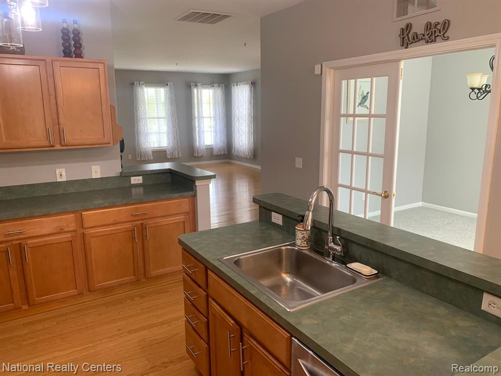 50093 MONROE Street, 91, Canton, MI 48188 — Photo 3
