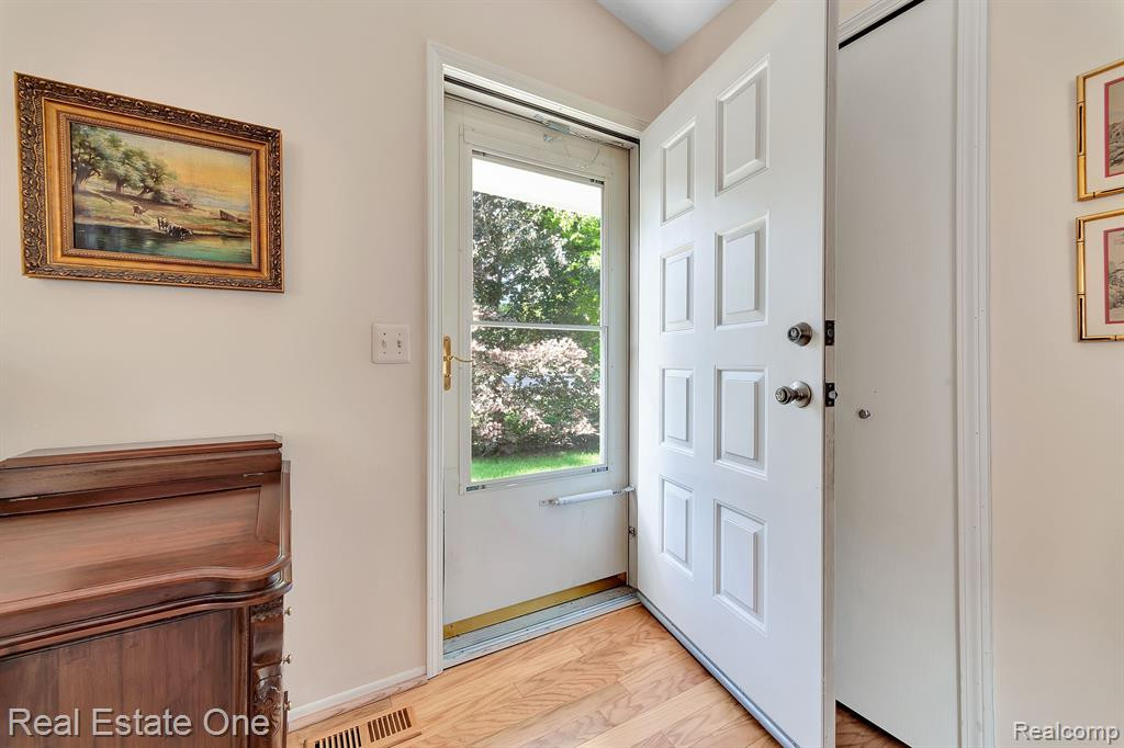 2120 HIDDEN MEADOWS Drive, A, Walled Lake, MI 48390 — Photo 8
