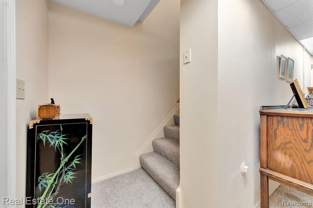 2120 HIDDEN MEADOWS Drive, A, Walled Lake, MI 48390 — Photo 31