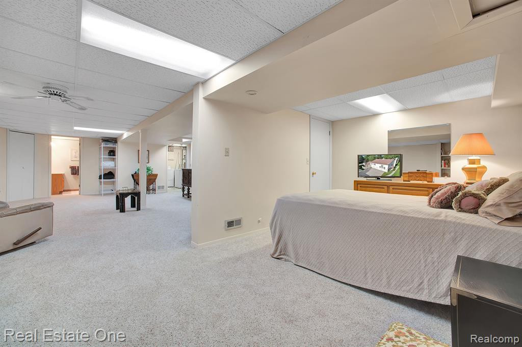 2120 HIDDEN MEADOWS Drive, A, Walled Lake, MI 48390 — Photo 35